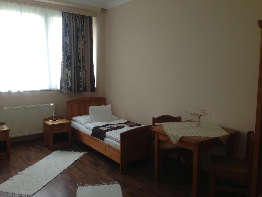 Vasvirag Hotel Celldomolk Phòng bức ảnh